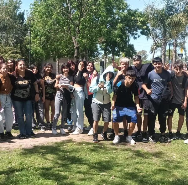 🎥 Estudiantes participaron del Congreso de Ciencias Sociales con un recorrido por su barrio